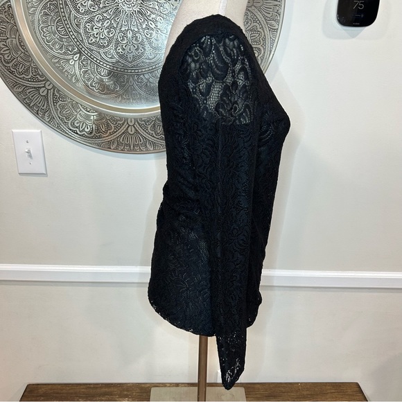 NWT White House Black Market black lace long sleeve top - Size XS - Picture 4 of 9